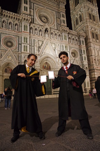 Lettura di Harry Potter con Kindle in piazza di San Giovanni a Firenze con l'associazione 