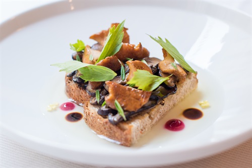 Zuppa Pavese_Pietro Leemann.jpg