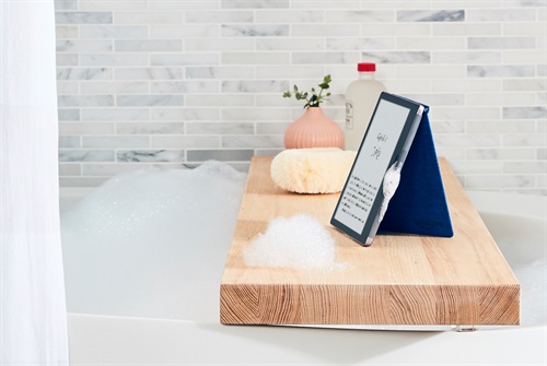 Nuovo Kindle Oasis: dotato di schermo da 7 pollici e 300 ppi e progettato per resistere all’acqua