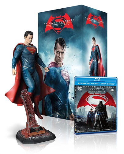 Blu-Ray Batman V Superman Dawn of Justice con statua Superman, in esclusiva Amazon di Warner Bros