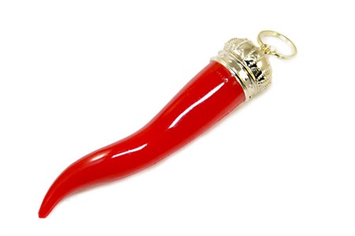 Amore e superstizione: 6 single su 10 credono nella sfortuna