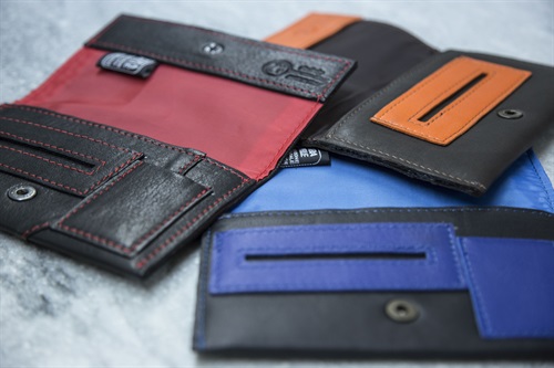 Portatabacco Borsello in vera pelle Lesorem - Pellein
Prezzo corrente per il Black Friday:	EUR 19,60