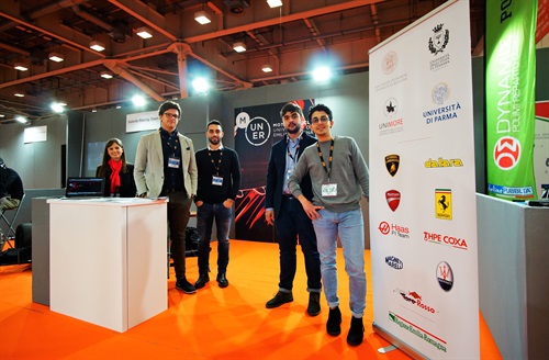 Gli studenti di MUNER presso lo stand al Motor Show