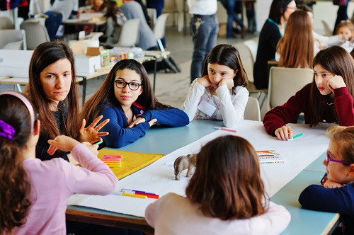 Un momento del laboratorio Hi-Tech Girls organizzato da JA Italia e Siemens Italia 