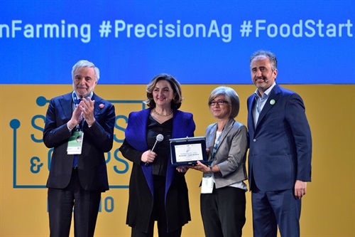 Winner for women category - Biocopac Plus project, developed by the Experimental Station for the Food Preservation Industry .jpg