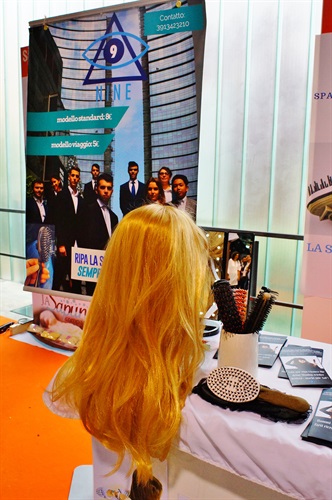 RIPA: la spazzola Rapida, Innovativa, Pratica e Accattivante di Nine JA - Istituto Maria Consolatrice, Milano