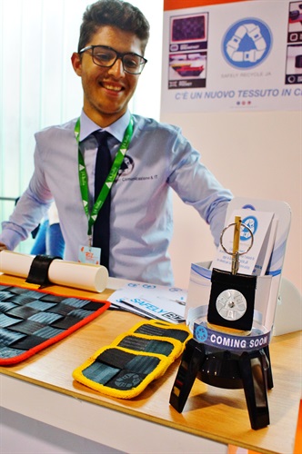 Prodotti interamente composti da materiale riciclato di  Safely Recycle JA - ITT Ettore Majorana, Milazzo (ME)