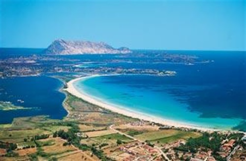 Panorama di San Teodoro (SanteodoroTurismo.it)