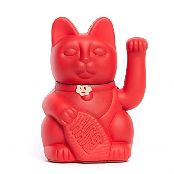 Lucky Cat: il classico gatto della fortuna realizzato in legno, in divertenti colori di Diminuto Cielo, designer di Madrid