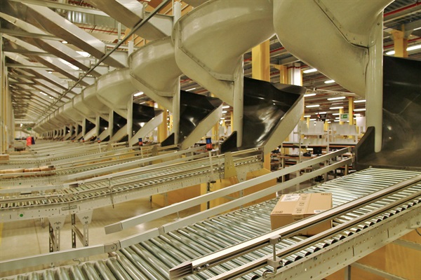 Centro di Distribuzione Amazon a Castel San Giovanni (PC)