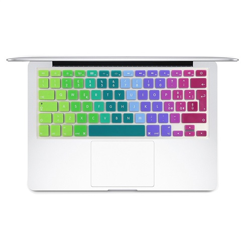 Copertura tastiera color arcobaleno di i-Buy su Amazon.it: 7,99 euro 
