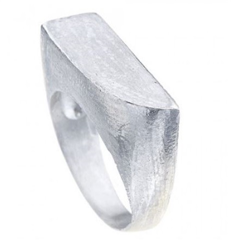 Anello in argento 0,925 di Elena Camilla Bertellotti
 su Amazon Made in Italy: 80,00 euro 