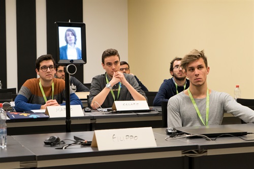 Il robot Ivo all'interno di una classe