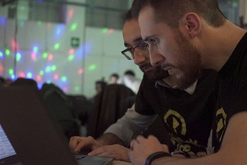 Hack in The Lab - Elmec