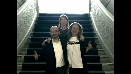 I Disney VoluntEARs presso l’Istituto Tecnico Tecnologico Ercolino Scalfaro di Catanzaro. Da sinistra verso destra: Alessandro Capitani – Senior Operations Manager, Anette Vesterlund – Business Development Support e Fabiola Maria Bertinotti – Directo