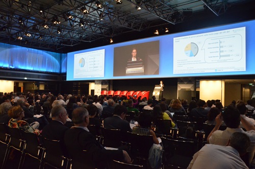 Sul palco Eleonora Lorenzini, Coordinatrice della Ricerca dell'Osservatorio Innovazione Digitale nei Beni e Attività Culturali, Politecnico di Milano
