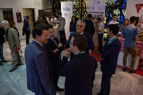 JA Italia - La  presentazione degli stand dei gruppi finalisti