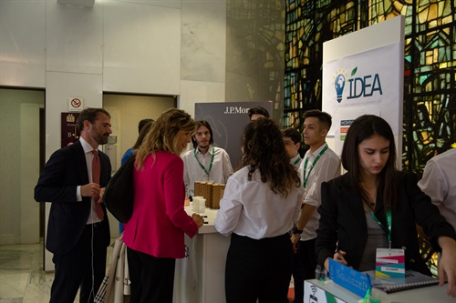 JA Italia - La  presentazione degli stand dei gruppi finalisti