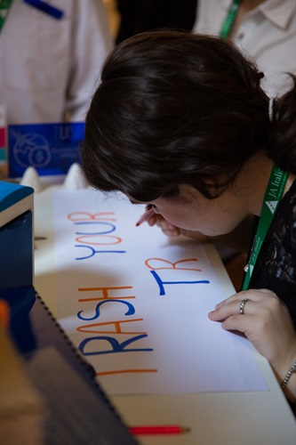 JA Italia - La  presentazione degli stand dei gruppi finalisti