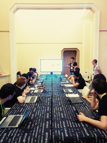 Un momento dell'hackathon di Elmec Informatica a TEDxVarese