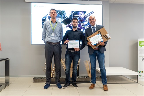 Premiazione di Giuseppe Sinopoli dell’ISIS Città di Luino - Carlo Volontè e del prof. Marco Santaromita per Talent Challenge - categoria Develop