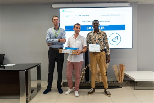 Premiazione di Guy Ismael Koffi dell’ITIS G. Fauser – Novara e del prof. Andrea Buda per Talent Challenge - categoria Start Up.