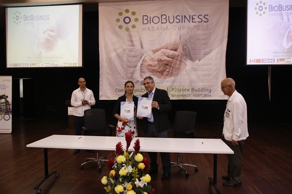 Signature of the Letter of Intent between BioCubaFarma and the CBM Cluster.JPG