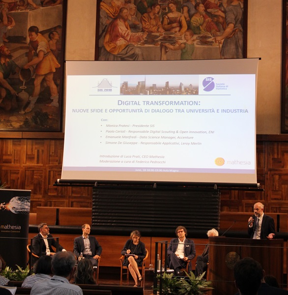 Tavola rotonda Digital Transformation Mathesia SIS2019.JPG