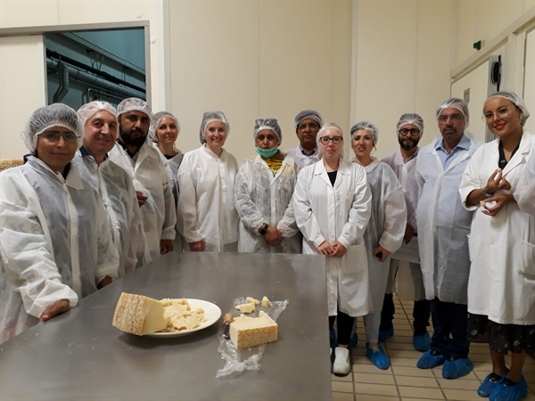 Visita al caseificio Santa Vittoria - Produzione grana Padano.jpg