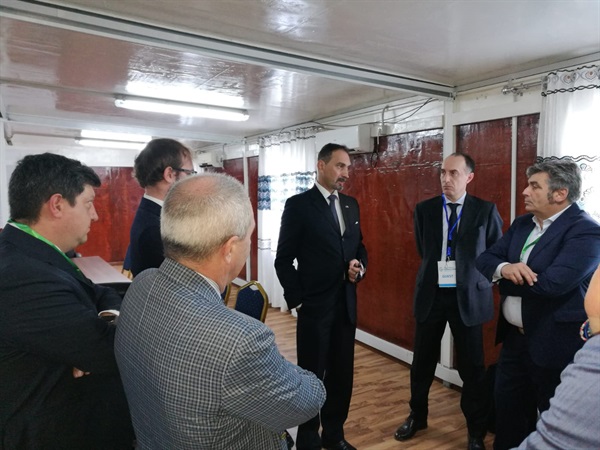 The Italian ambassador in Somalia met the Italian delegation of companies .jpg