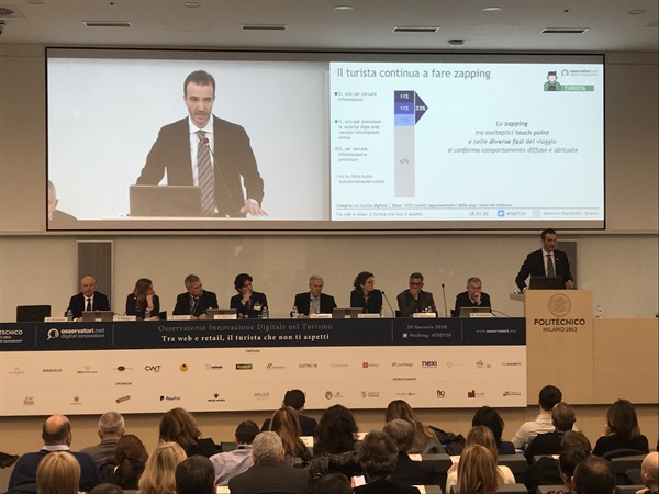 Filippo Renga, Direttore dell'Osservatorio, introduce i risultati della ricerca