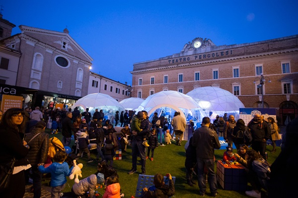 BRAND FESTIVAL COINVOLGE TUTTA LA CITTÁ DI JESI 