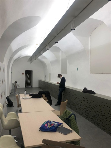 Dietro le quinte - Giulio Xhaët - terzo appuntamento l'età ibrida- 27 ottobre 2020