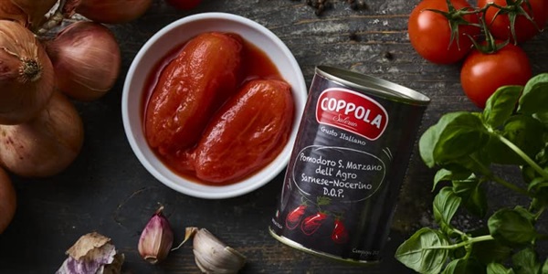 Coppola Foods, è un’azienda salernitana a conduzione familiare di quarta generazione con una lunga tradizione nella produzione e commercializzazione di prodotti alimentari.
