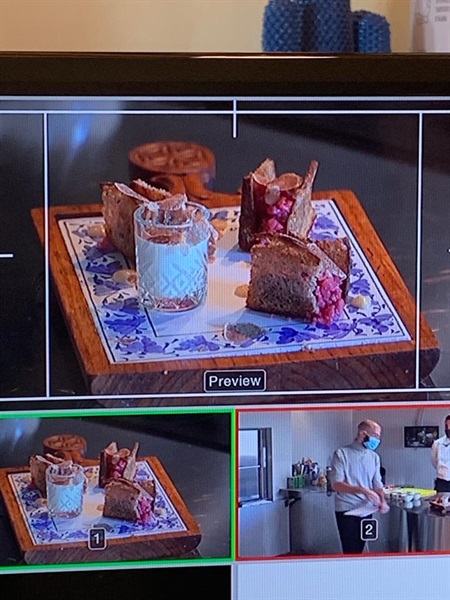 “MERENDA SINOIRA D’AUTORE”: nasce una jam session culinaria
Un dialogo virtuale tra tartufi, vini e gli ingredienti della cucina del Piemonte 
10 showcooking e 25 grandi chef in onda online sui canali di VisitPiemonte e Fiera del Tartufo Bianco d’Alb