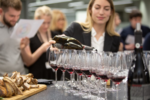 Molvina Wine  - PMI di Brescia aderente ad Amazon Made in Italy e alla vetrina Amazon Made in Italy Lombardia