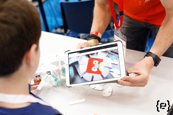 Design 3D - Codemotion Kids! a Maker Faire 2020: 
dall’11 al 13 dicembre tante attività digitali per tutti i bambini,
per imparare a creare videogiochi o dare forma a oggetti 3D in modo semplice e intuitivo, attraverso strumenti gratuiti e accessibil