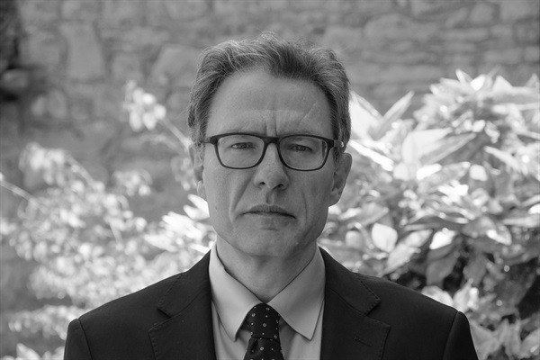 Luciano Floridi, professore ordinario di Filosofia ed Etica dell’informazione all’Università di Oxford, dove dirige il Digital Ethics Lab _ courtesy of Arthur Bullard