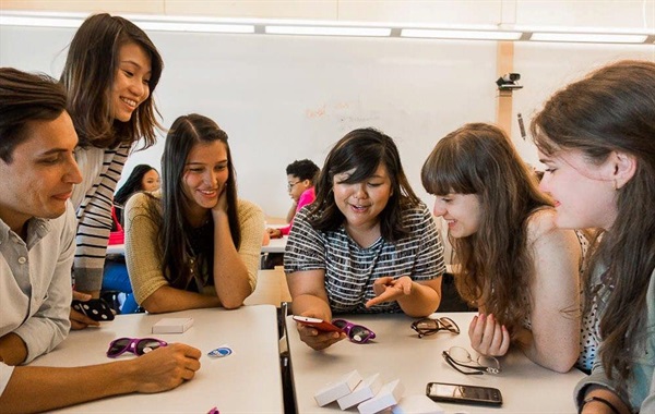 Technovation in Amazon Italia 2020: la sede corporate di Amazon a Milano ospiterà momenti di incontro assieme ad alcuni dipendenti che faranno da mentori per sensibilizzare le ragazze dai 10 ai 18 anni ad avvicinarsi alle materie STEM e  renderle con
