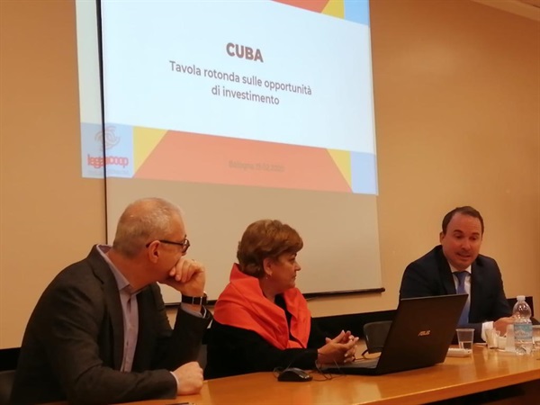 La delegazione all'incontro presso la sede di Legacoop Emilia Romagna (Bologna)