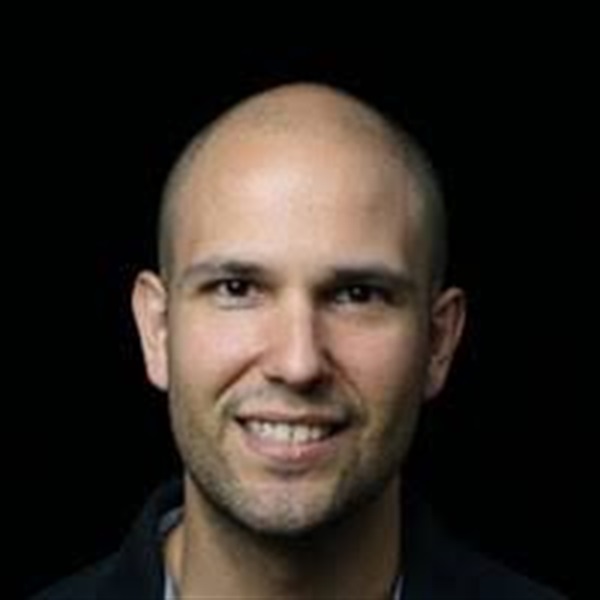 Jose Chapa - direttore della categoria Libri di Amazon EU