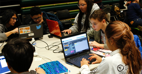 Giovani sviluppatori a STEMintheCity