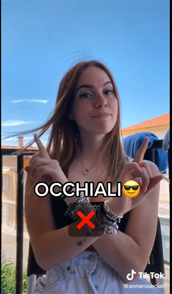 Immagine del video della campagna #DifferenziaConCorepla con la tiktoker Anna Roseciati