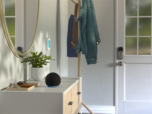 Echo Dot antracite - foto ambientata