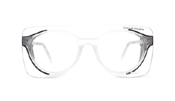 Gli occhiali della linea di SNOB Milano realizzati insieme a ZEISS con montature antibatteriche con primo impiego di un paraocchi protettivo stampato da Elmec 3D