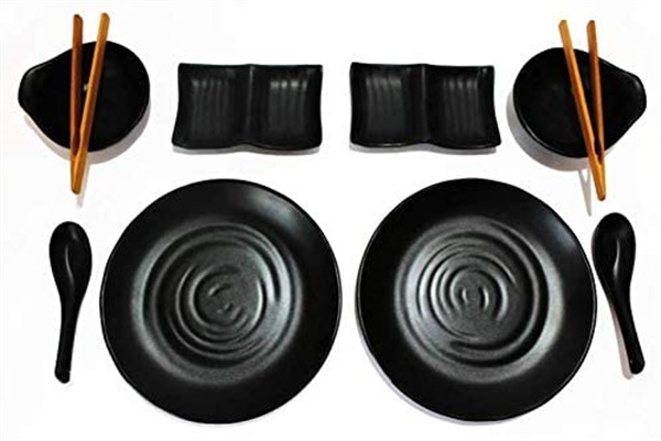 Set di stoviglie per 2 persone, 10 pezzi, di Tom Yang, Amazon Launchpad 54,90€