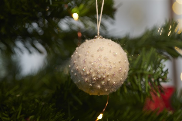 Sfera Rugiada feltro bianco dal Nepal