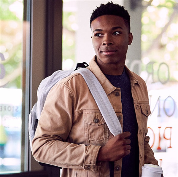 Studente universitario - Amazon Campus Challenge - foto di repertorio 