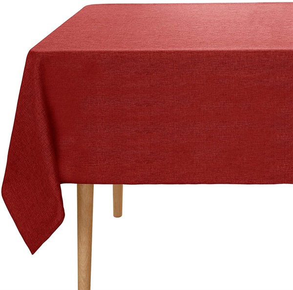 9. Tovaglia di lino rossa di Umi. 