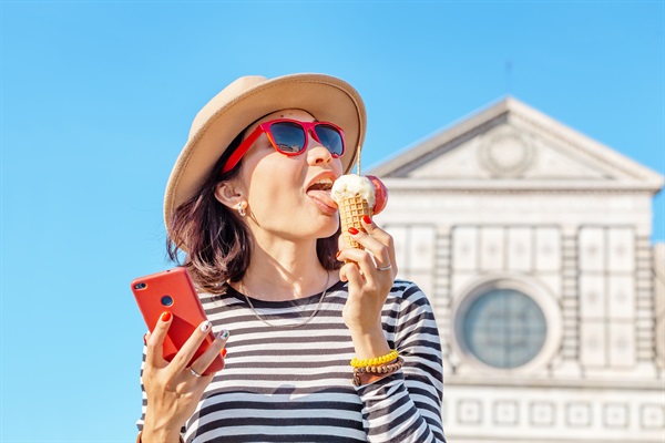 Foto turista cinese_shutterstock